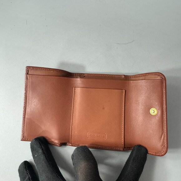 Vintage Coach Tan Leather Small Wallet - Picture 5 of 13